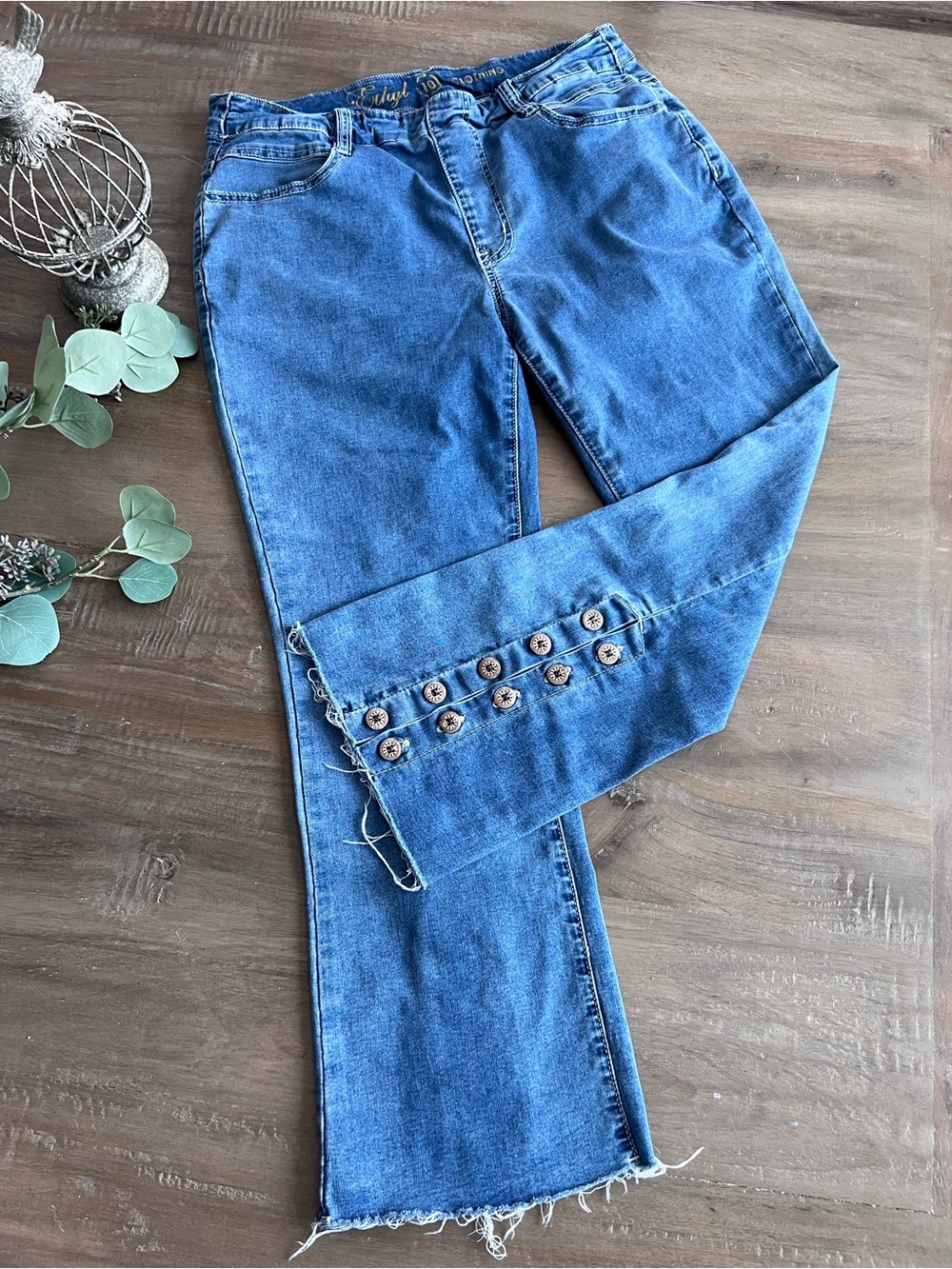 Ethyl Cropped Flare Button-Hem Pull-on Denim Jeans Size 10